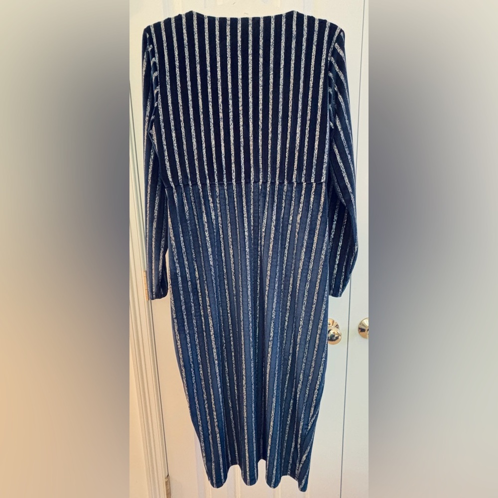 Bloomchic Navy & Silver Striped Velour Faux Wrap Midi Dress Size 12 - Picture 3 of 7